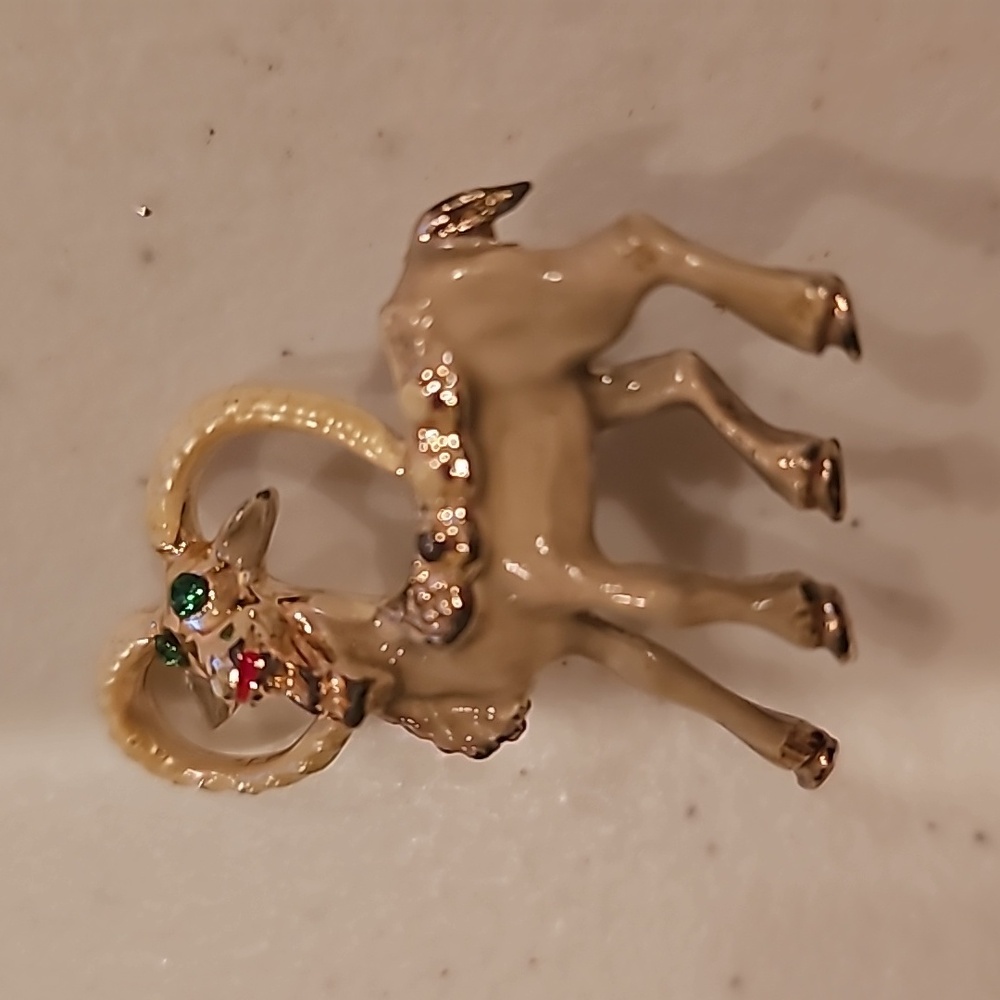 Vintage Pin - Picture 2 of 3